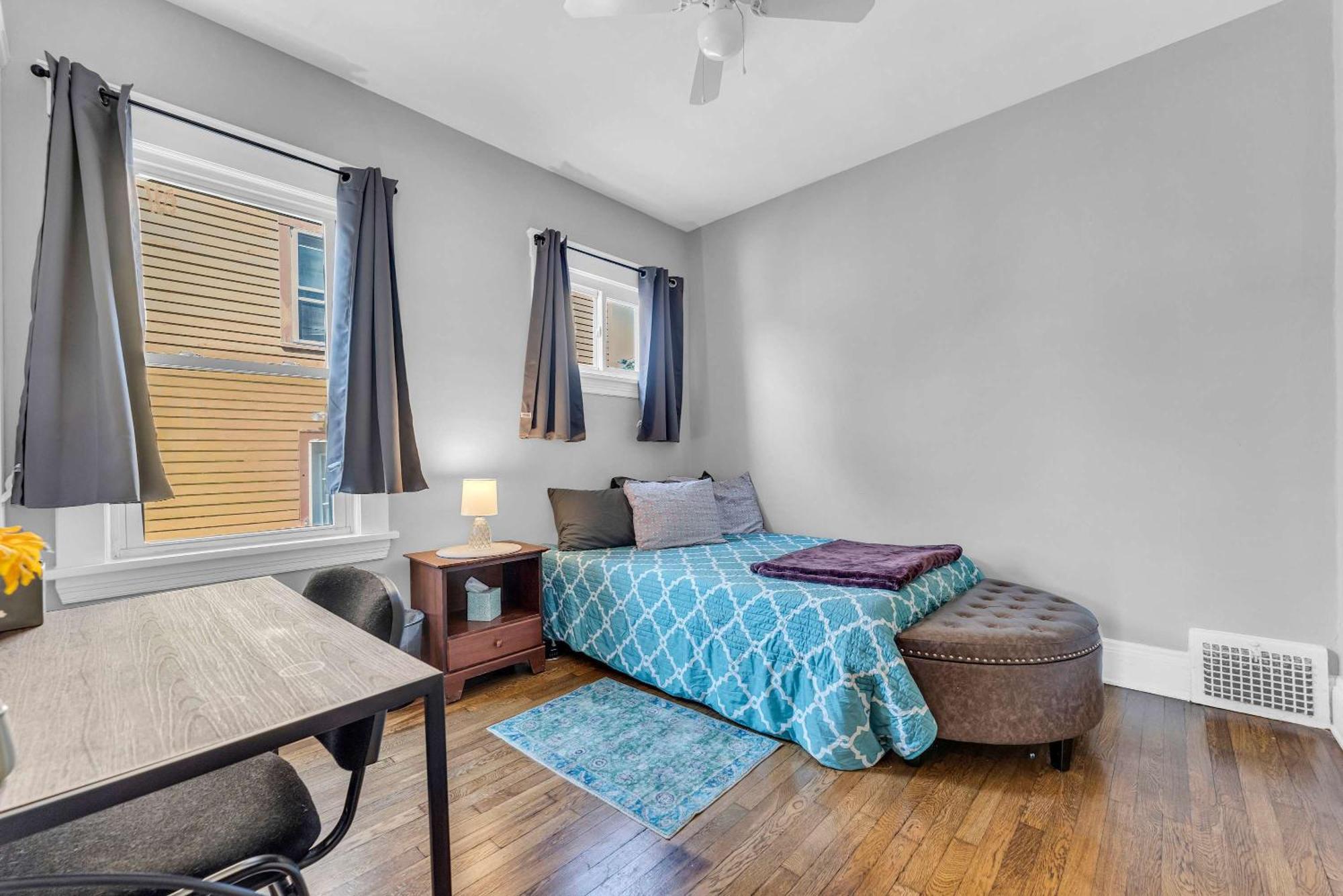 Apartment Beautifully Remodeled Duplex In West Blvd