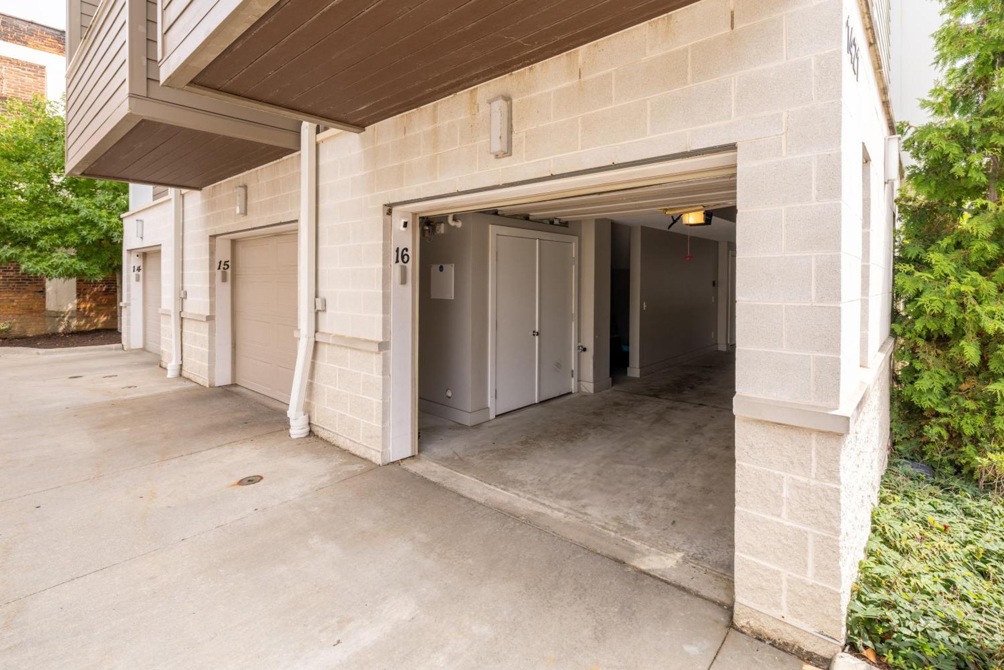 Villa Luxury Downtown Townhome Private Garage Unit 16