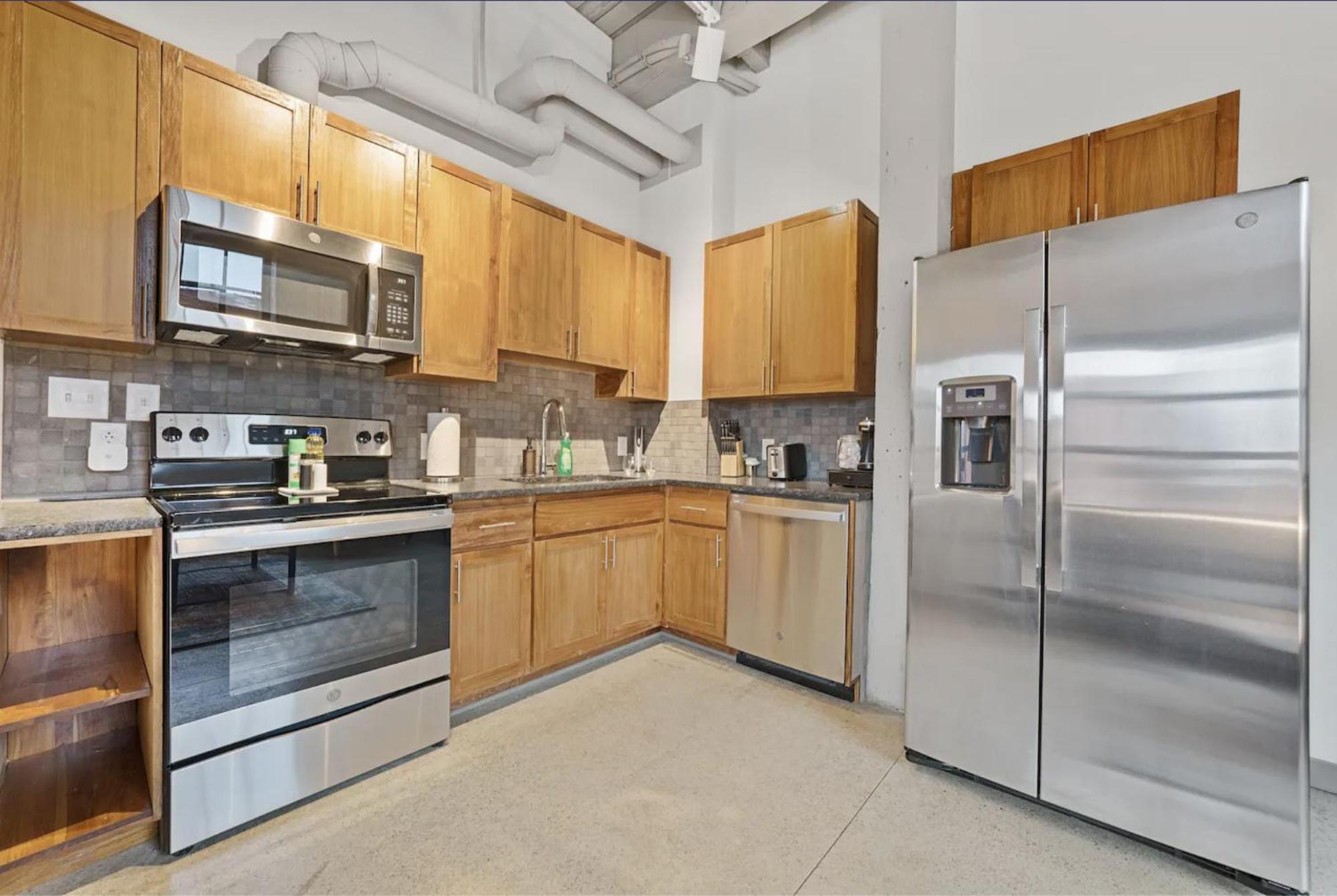 2125 Superior Living *