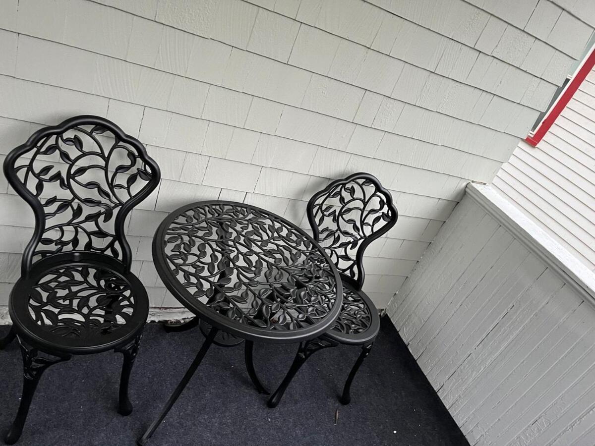 Garden Whisper Cozy Chamber