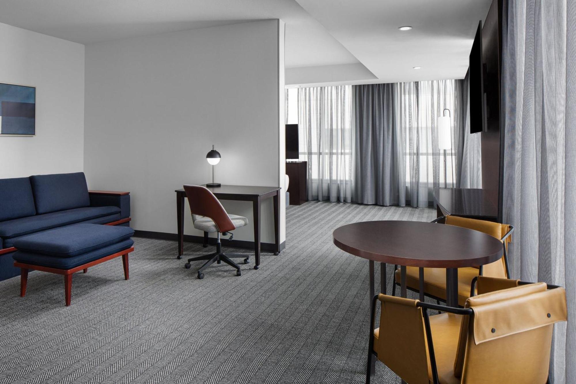 Hotel Courtyard Circle