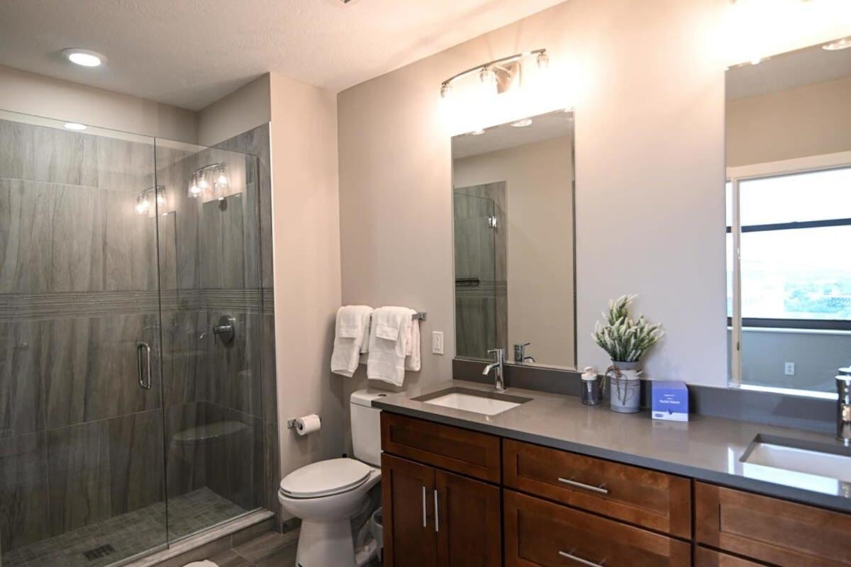 Downtown Sq Stadium Casino Rock Hall Clinic Apartment *