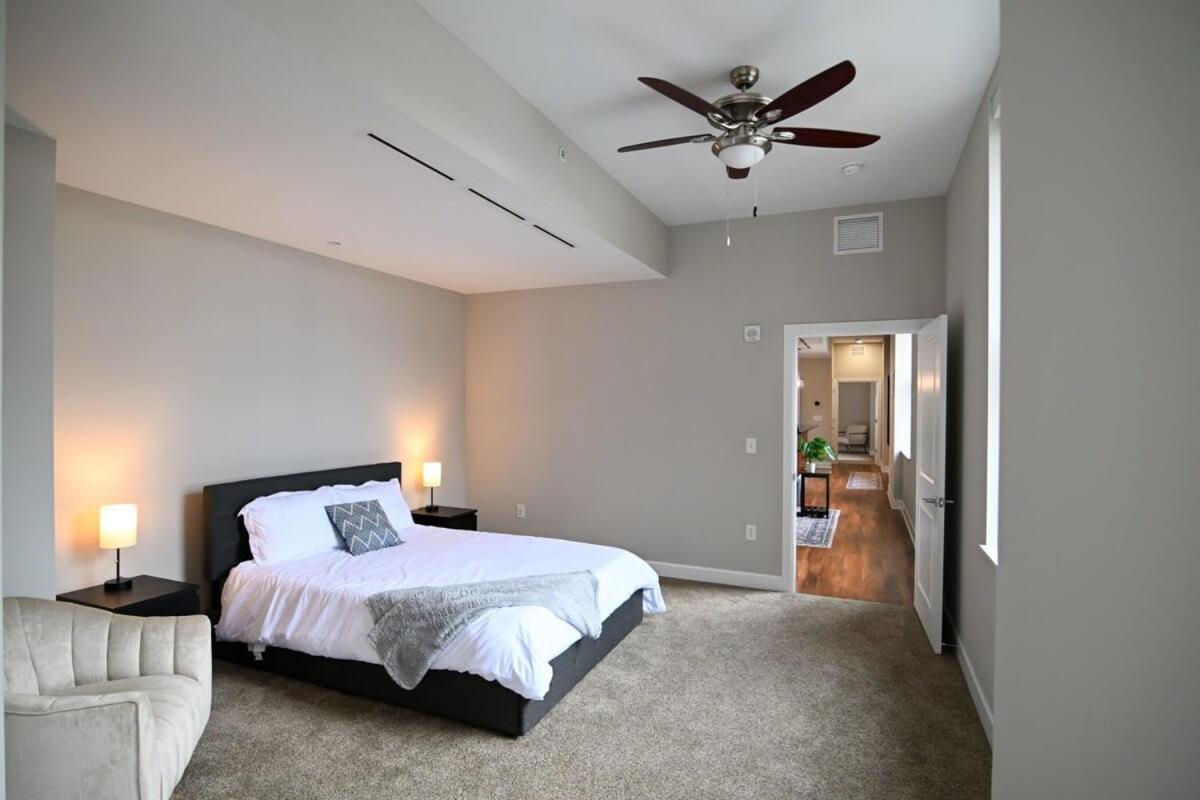 Downtown Sq Stadium Casino Rock Hall Clinic Apartment
