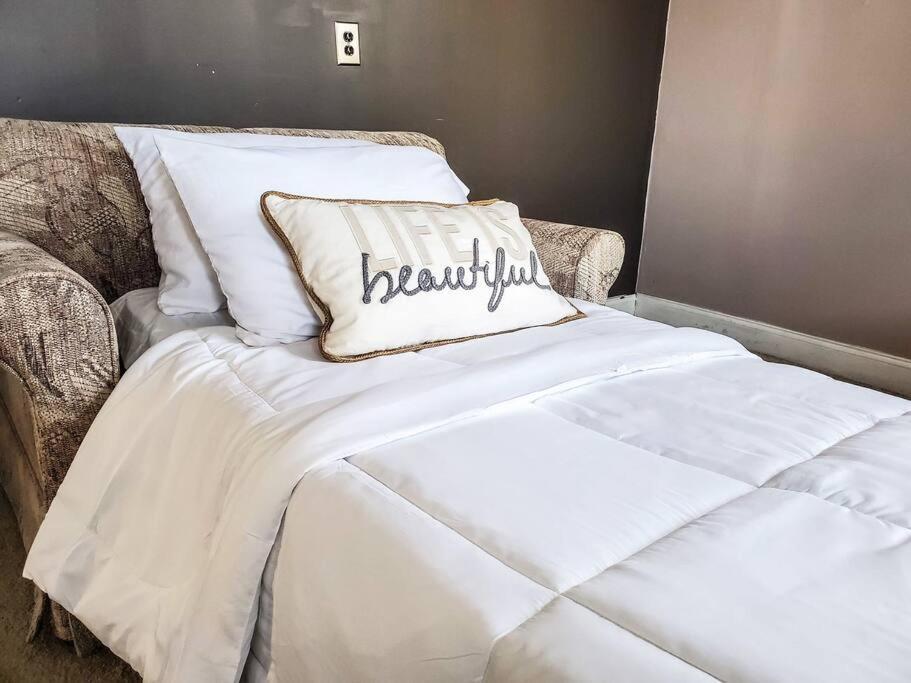 Stylish King Bed, 2bdrm, 1 Mile To Dtwn, Game * Cleveland