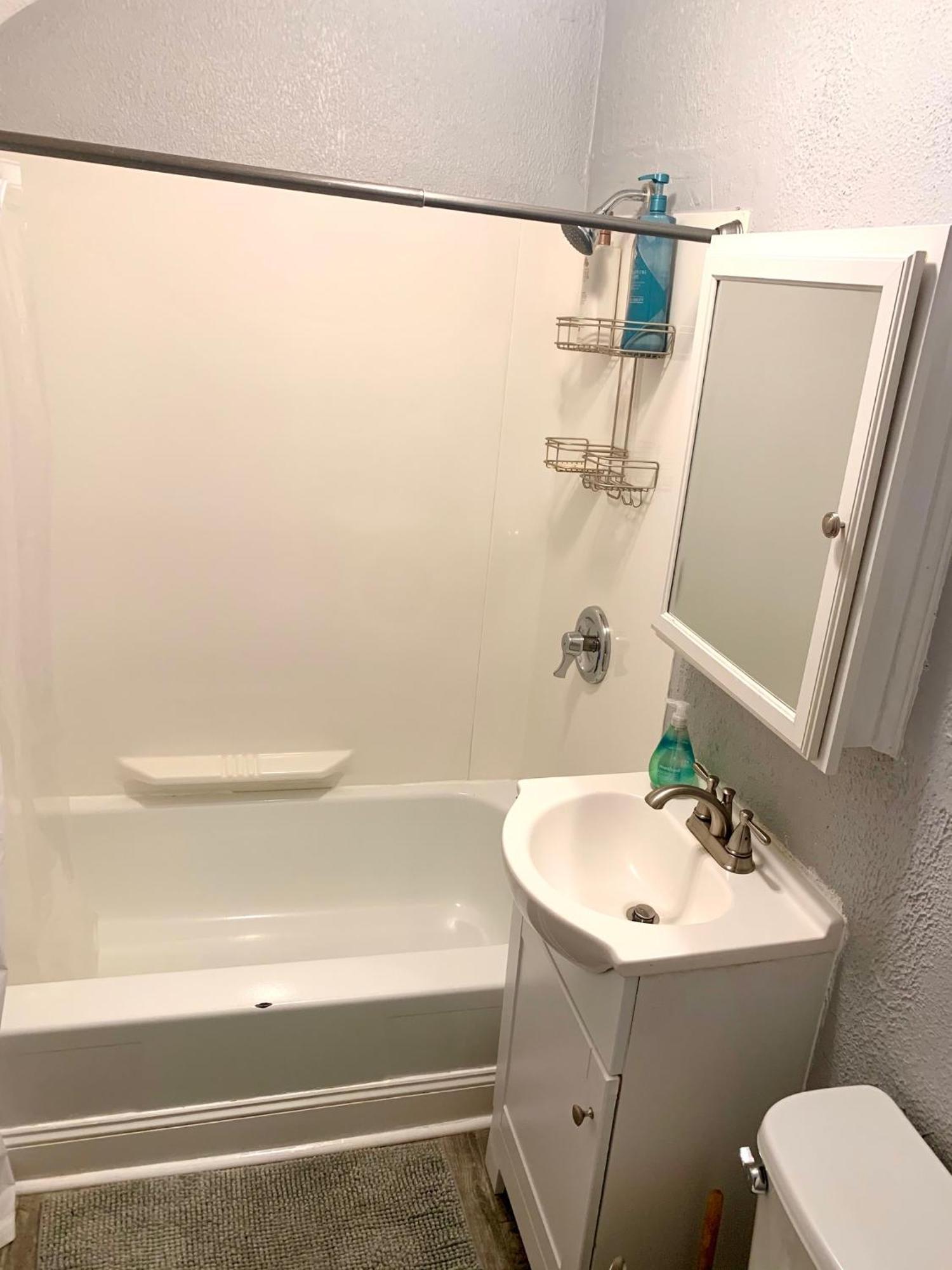 Holiday home The House - W45th Backhouse - Ohio District - 5 Minutes From Downtown *