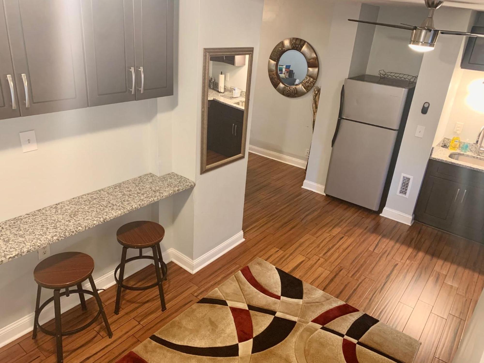 The House - W45th Backhouse - Ohio District - 5 Minutes From Downtown * Cleveland