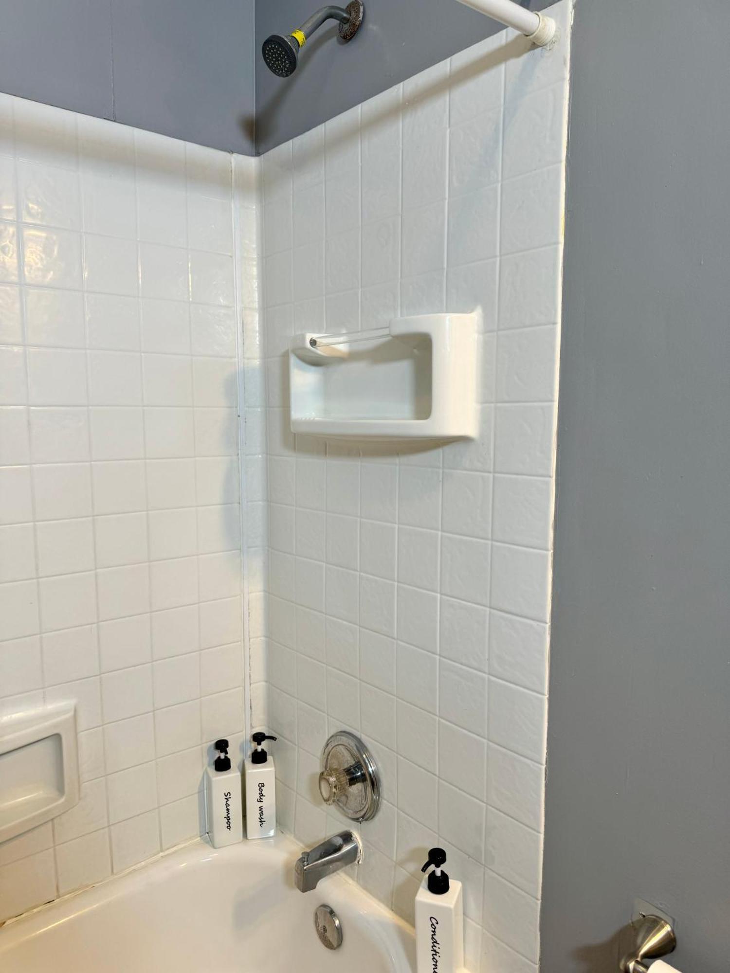 The House Hotels-5 Mins From Downtown-w45th1 Lower Apartment