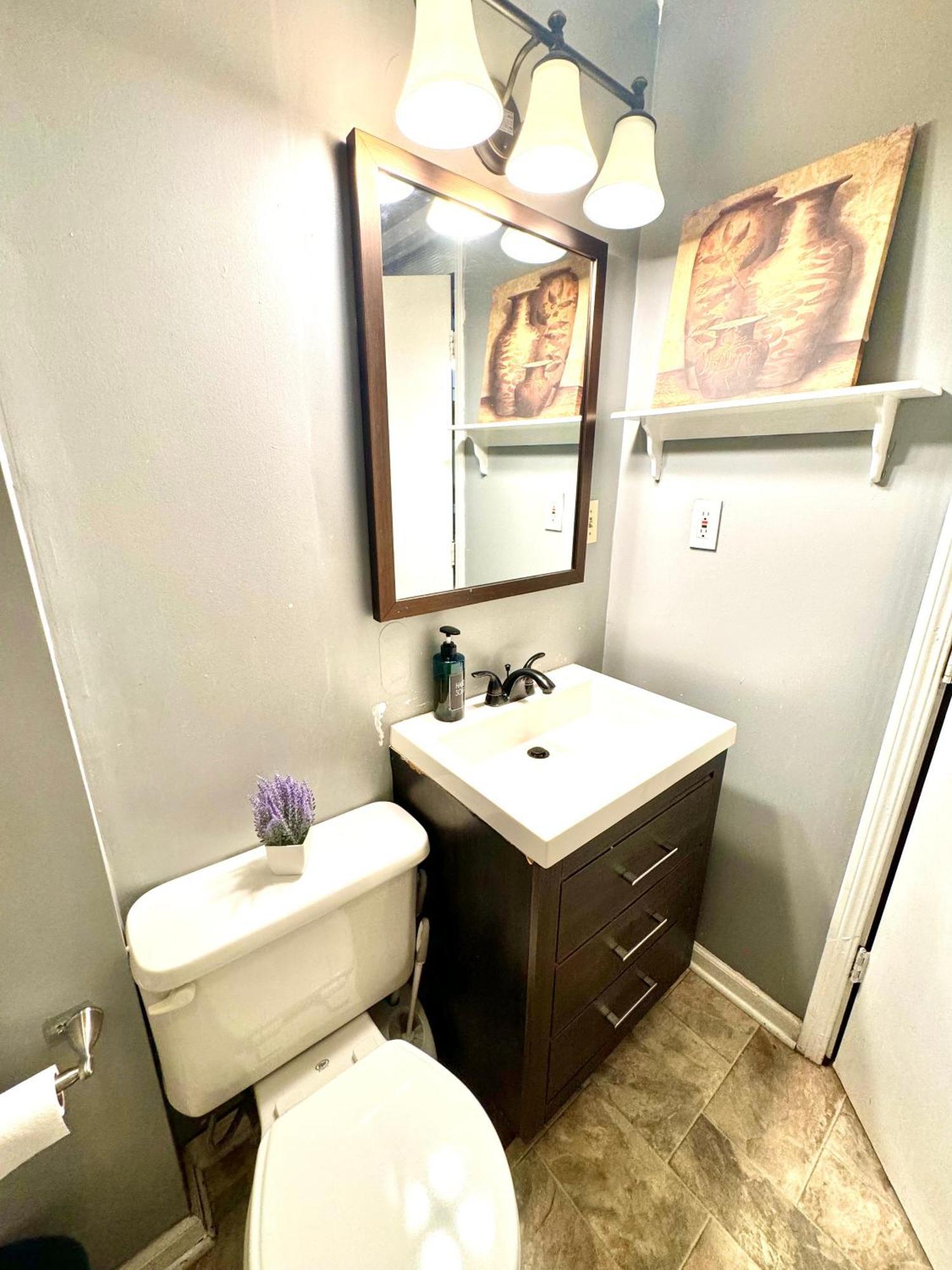 Apartment The House Hotels-5 Mins From Downtown-w45th1 Lower *