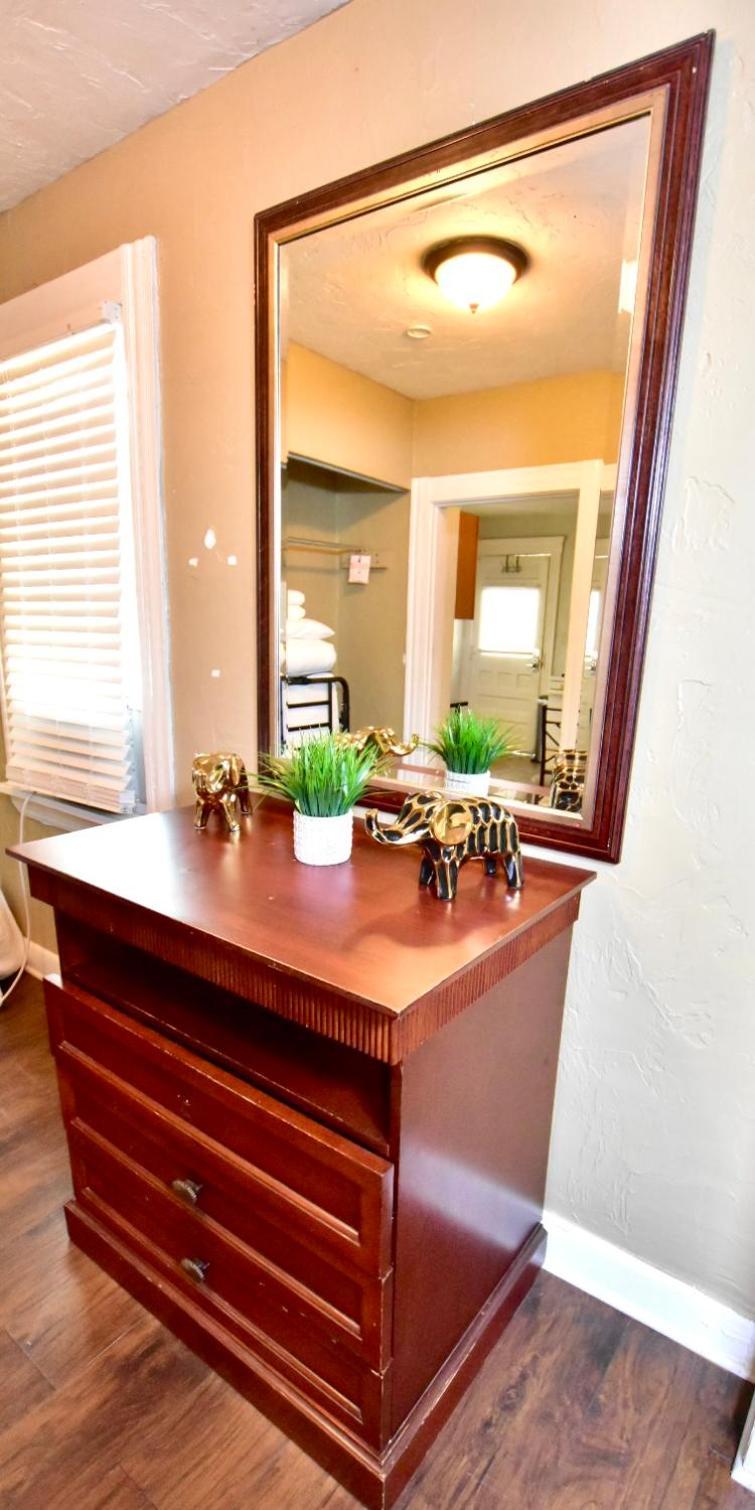 Stylish & Comfortable Apartment Cleveland