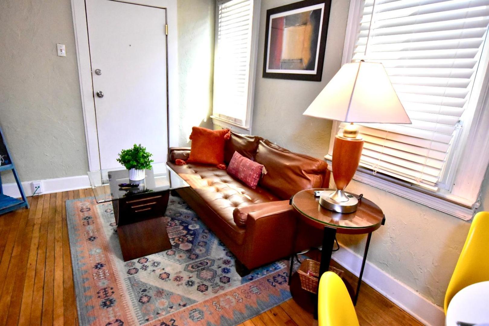 Stylish & Comfortable Apartment *