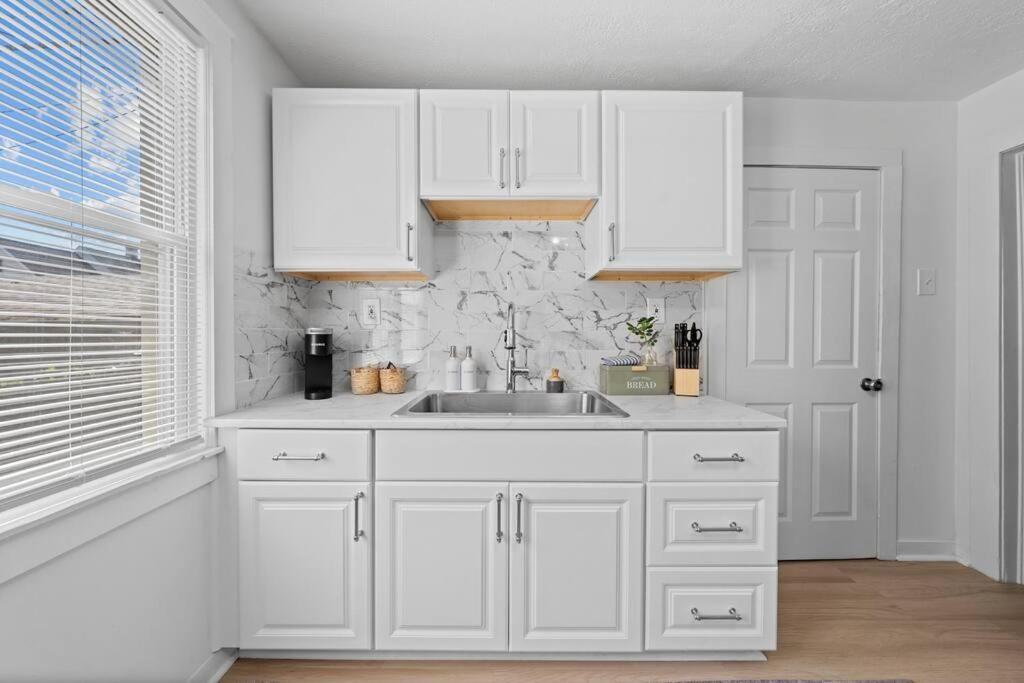 Comfortable 2-bedroom House In 1330 Cleveland