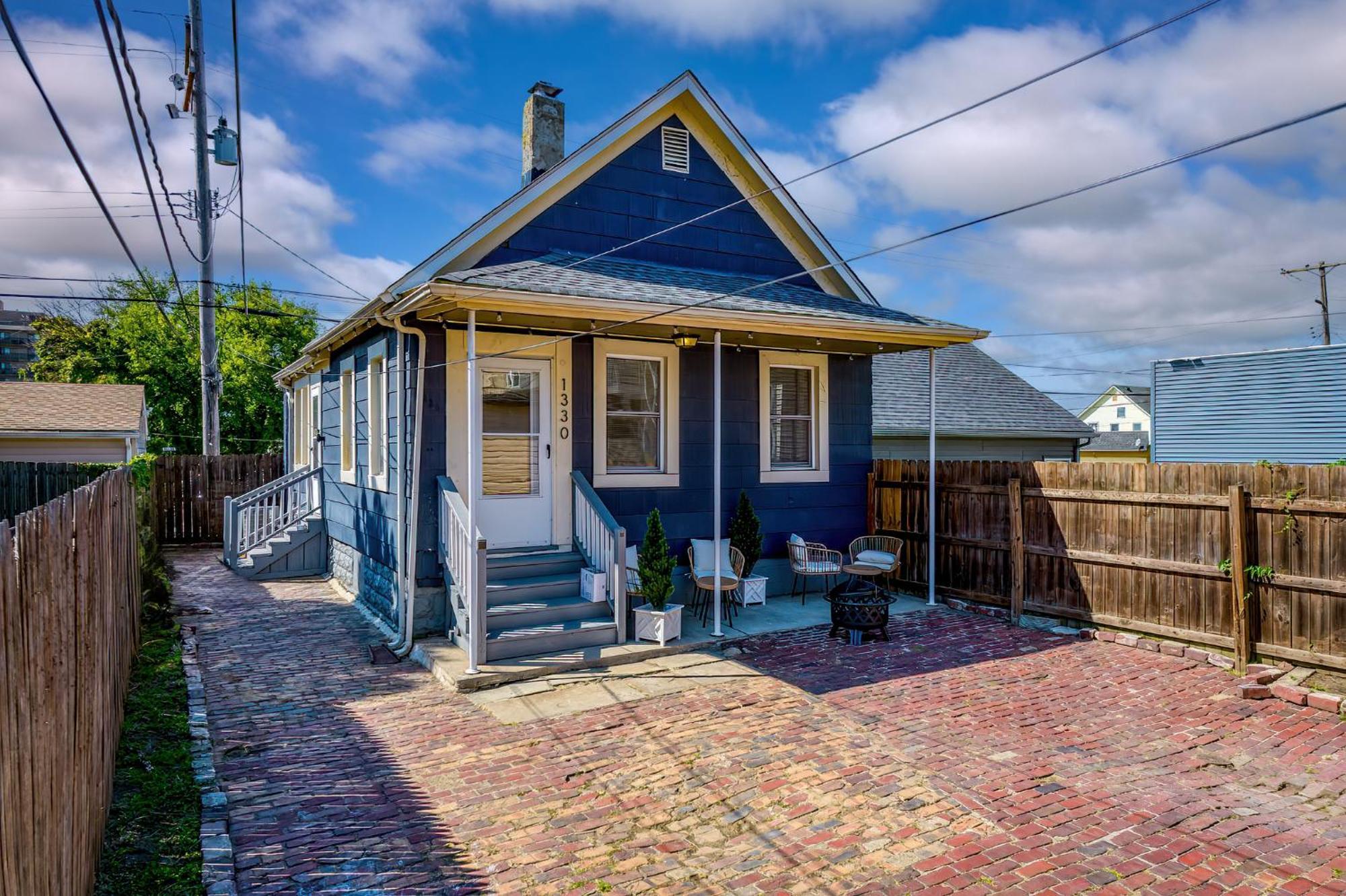 Holiday home Comfortable 2-bedroom House In 1330