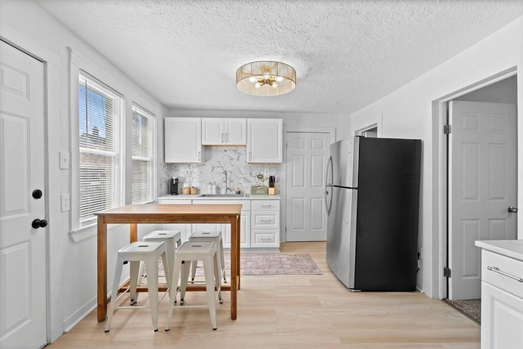 Comfortable 2-bedroom House In 1330 Holiday home