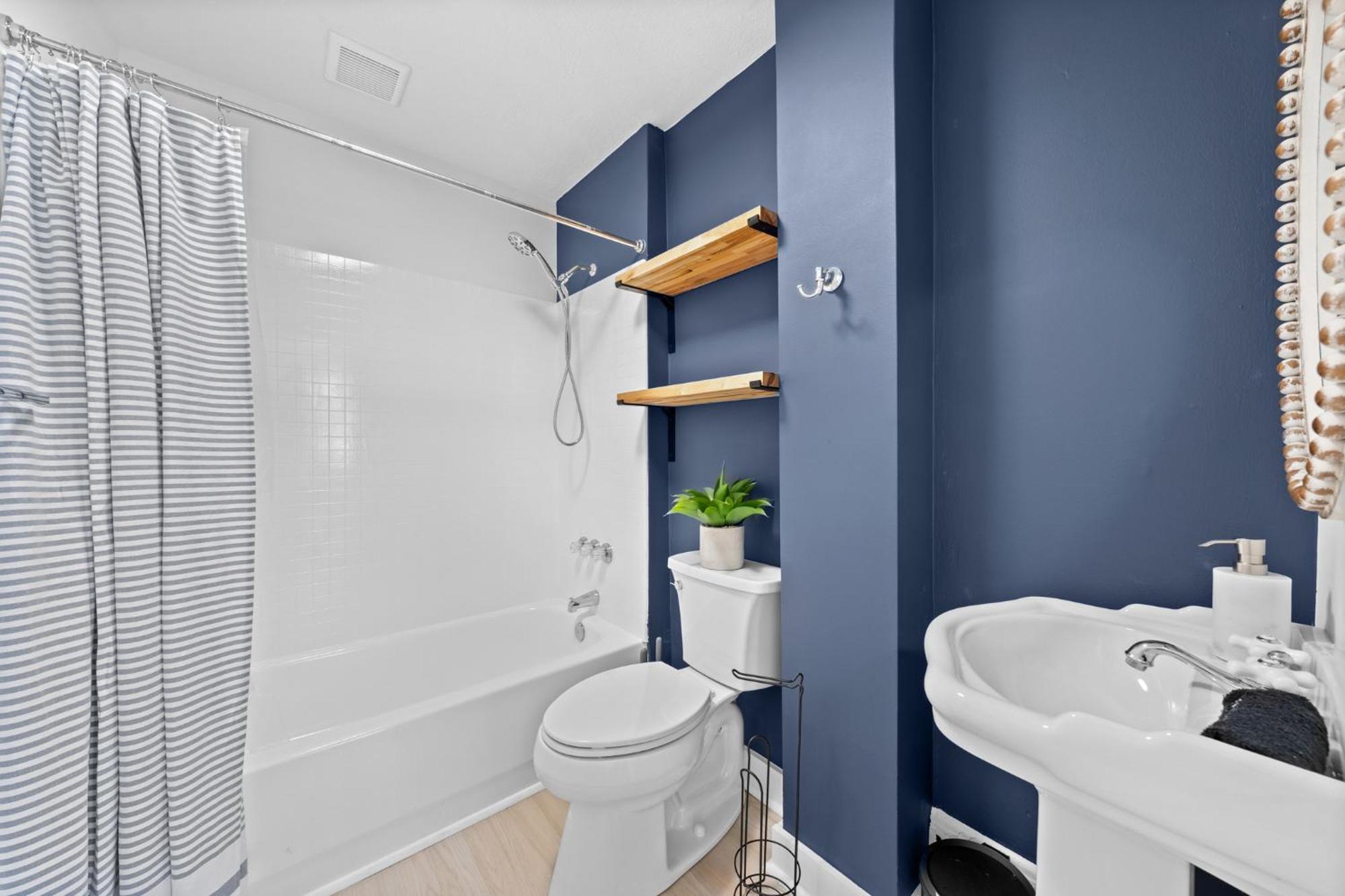 Comfortable 2-bedroom House In 1330