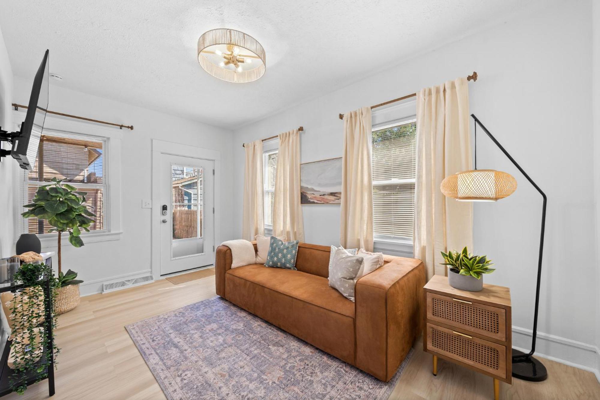 Holiday home Comfortable 2-bedroom House In 1330 Cleveland