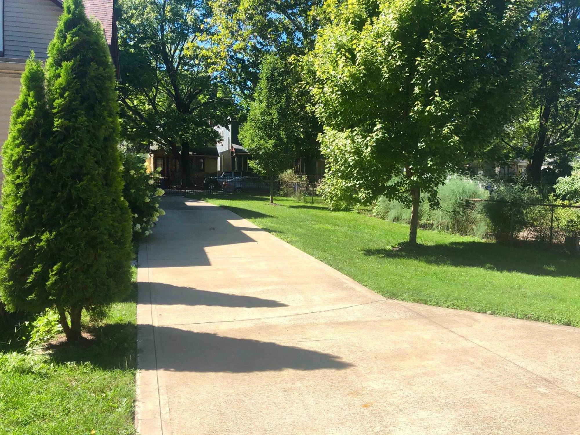 Holiday home The House - W47th 2 - 5 Minutes From Downtown *