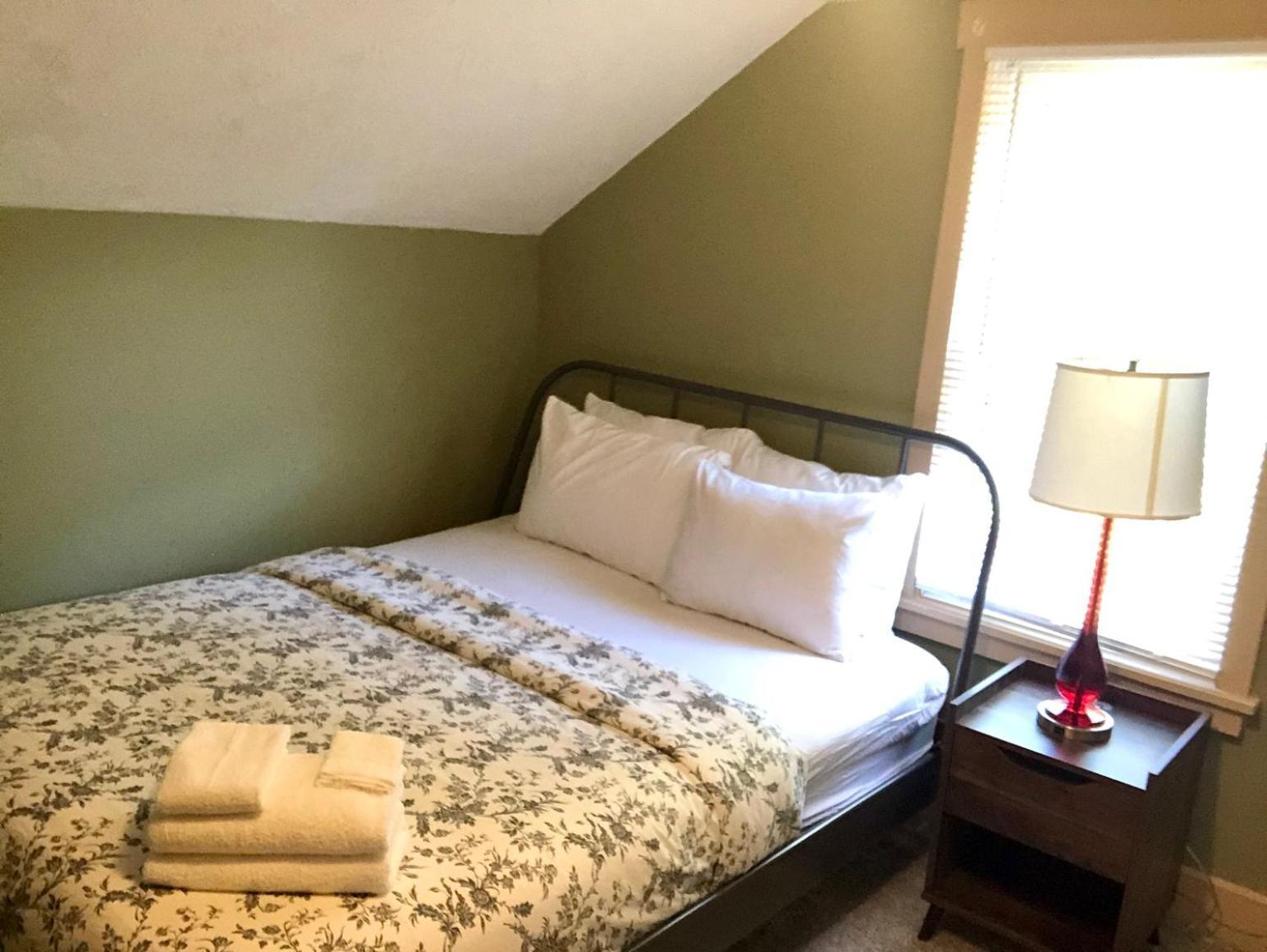 The House - W47th 2 - 5 Minutes From Downtown * Cleveland