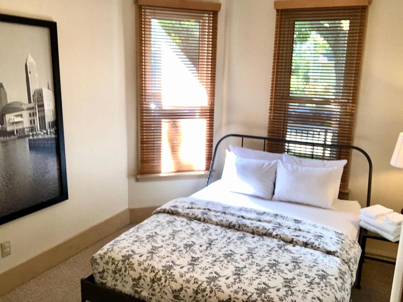 The House - W47th 2 - 5 Minutes From Downtown *