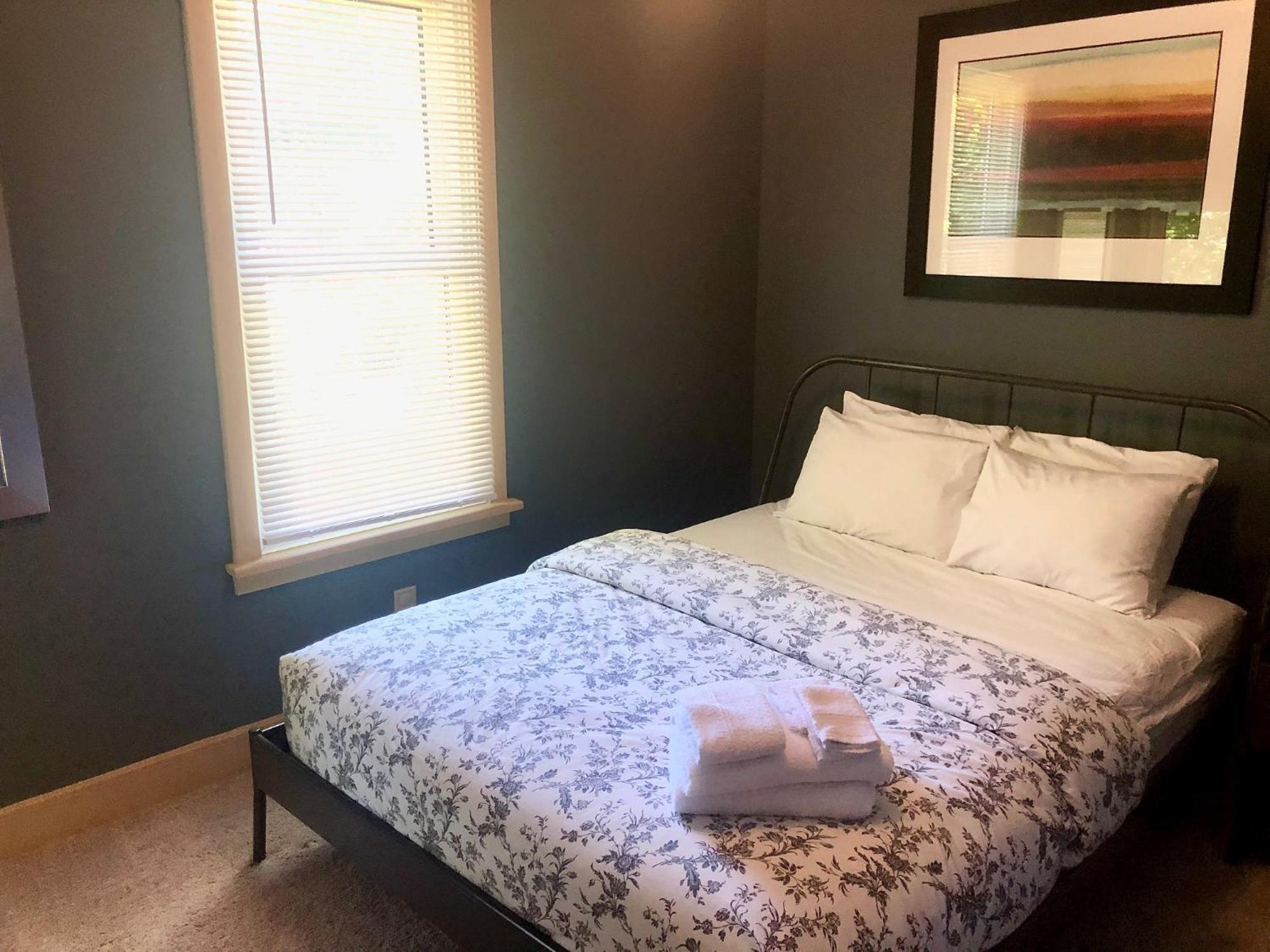 Holiday home The House - W47th 2 - 5 Minutes From Downtown