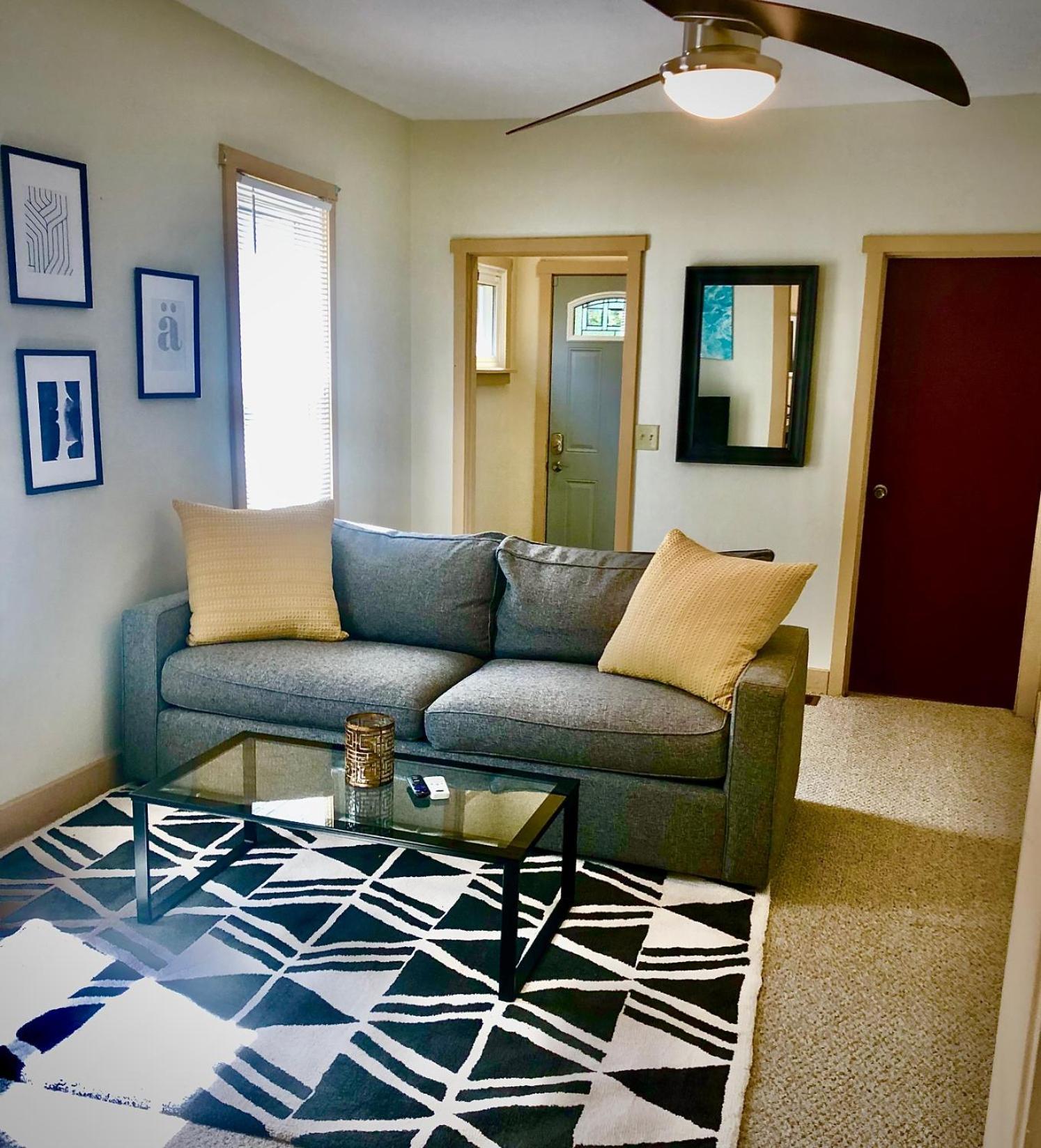 The House - W47th 2 - 5 Minutes From Downtown *