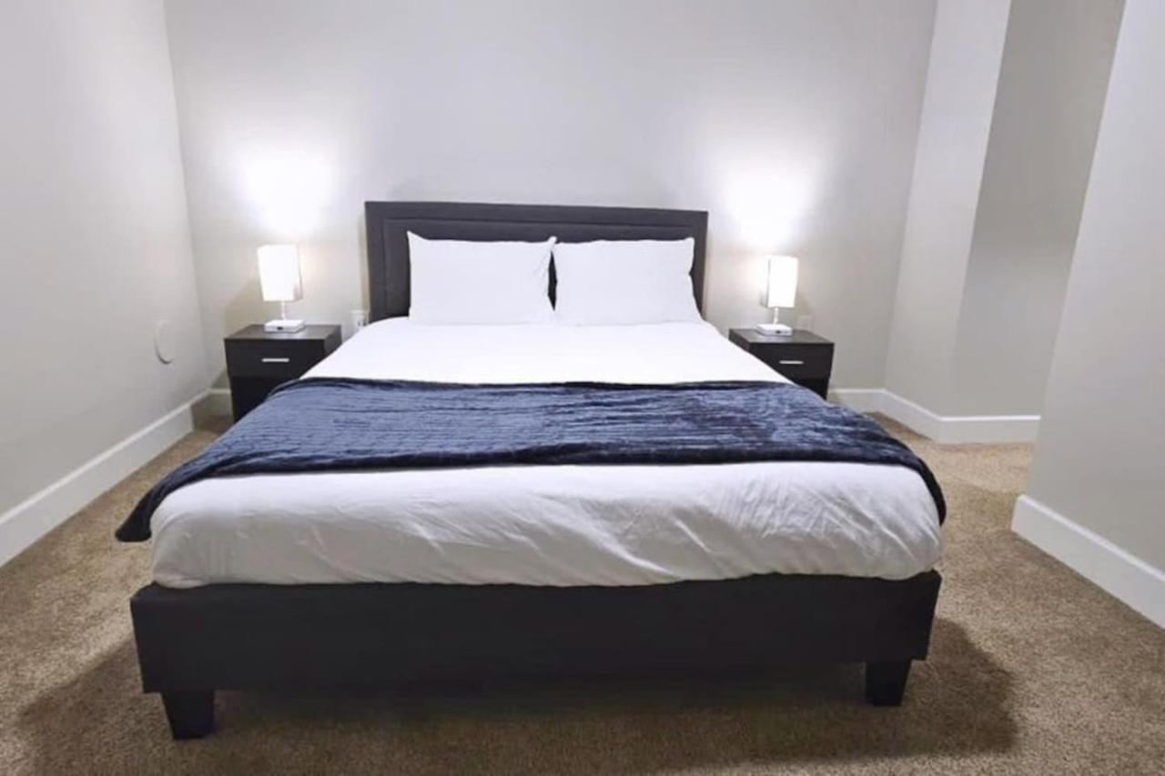 Downtown Sq Stadium, Casino, Rock Hall, Clinic Apartment *