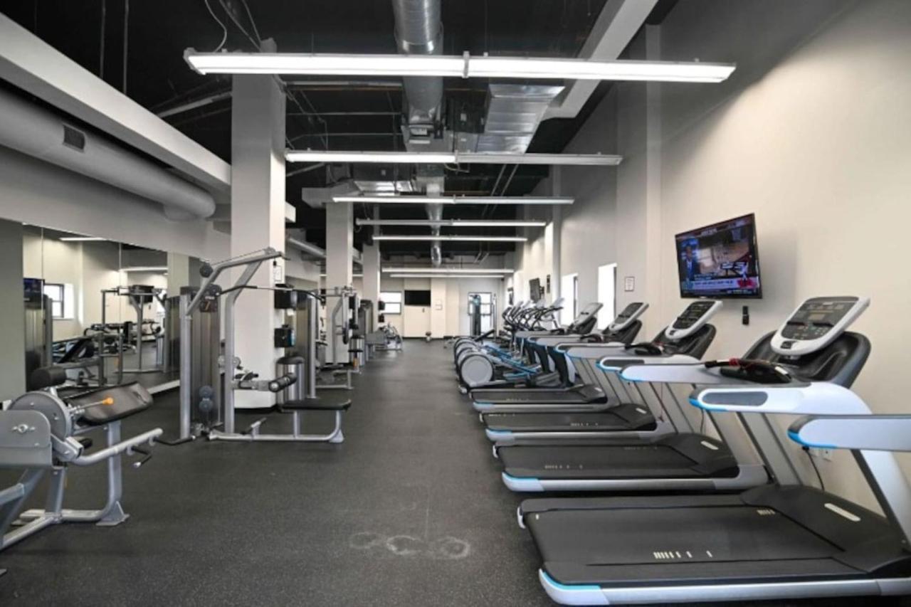 Downtown Sq Stadium, Casino, Rock Hall, Clinic Apartment *