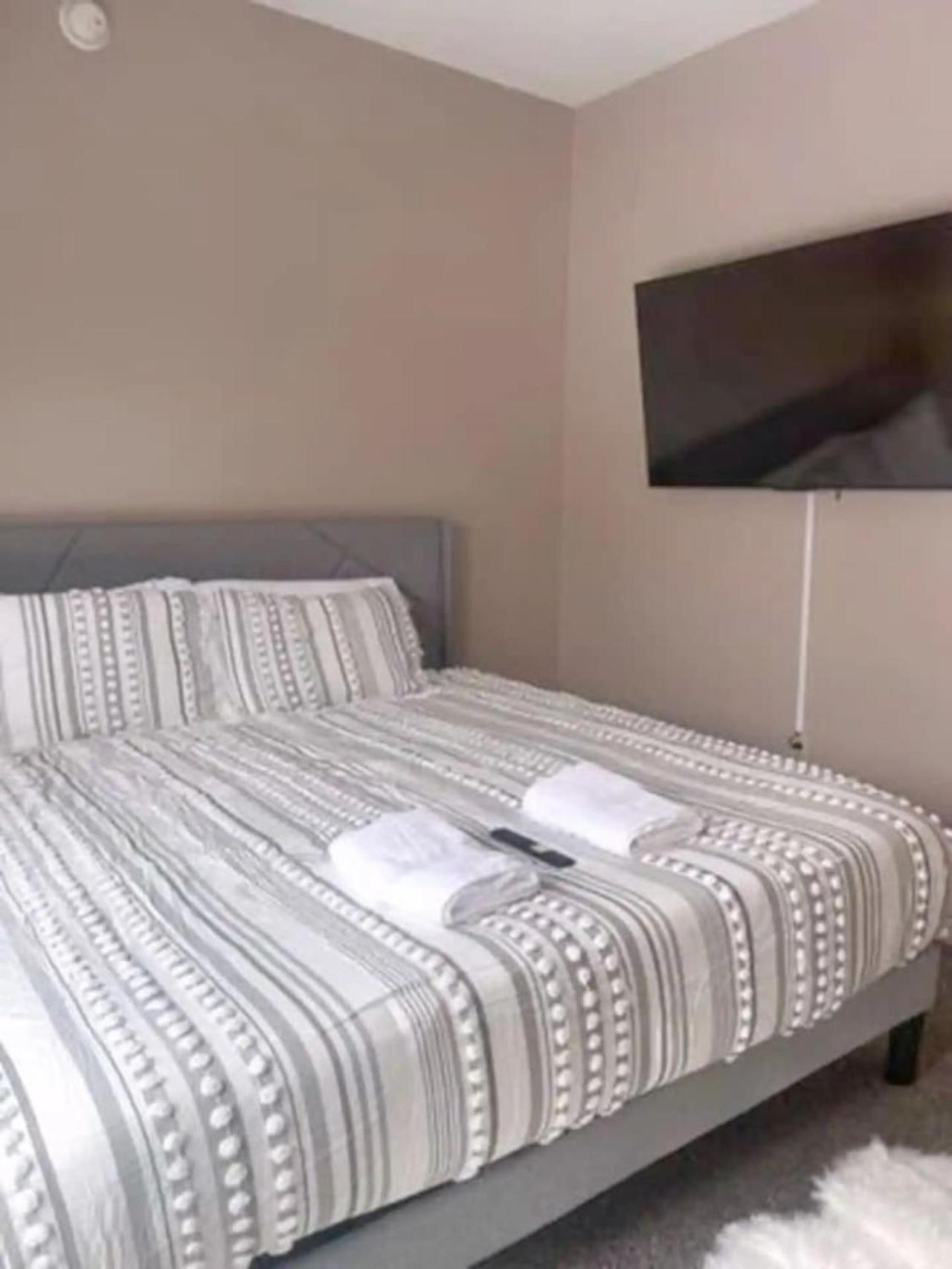 Apartment Playhouse Square Downtown, Rock Hall, Clinic, Csu *