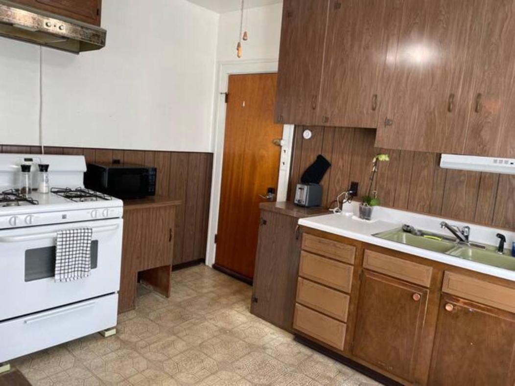 Comfy First Floor Bedroom Near Clinic Fairview *
