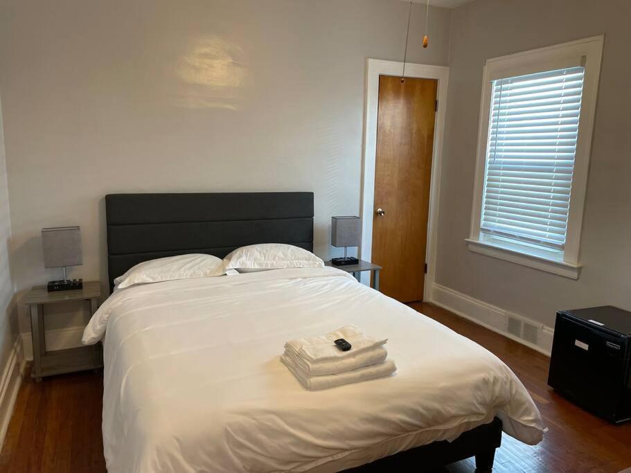 Primo 2 Bedroom 1 Bath Free Parking Airport Clinic Fairview * Cleveland