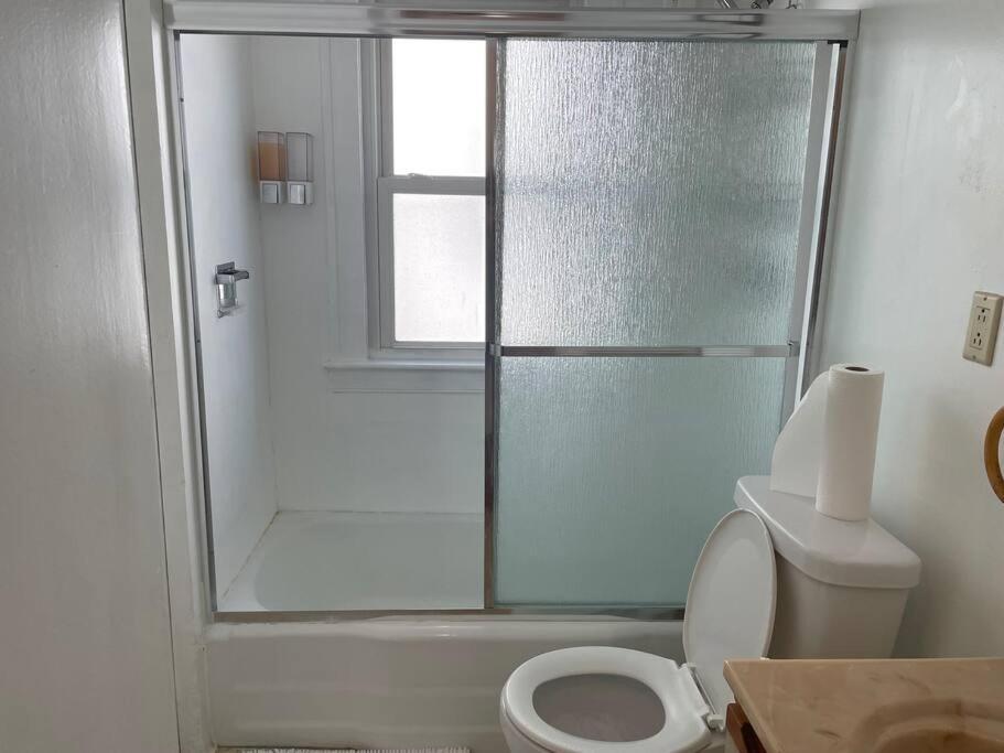 Apartment Primo 2 Bedroom 1 Bath Free Parking Airport Clinic Fairview