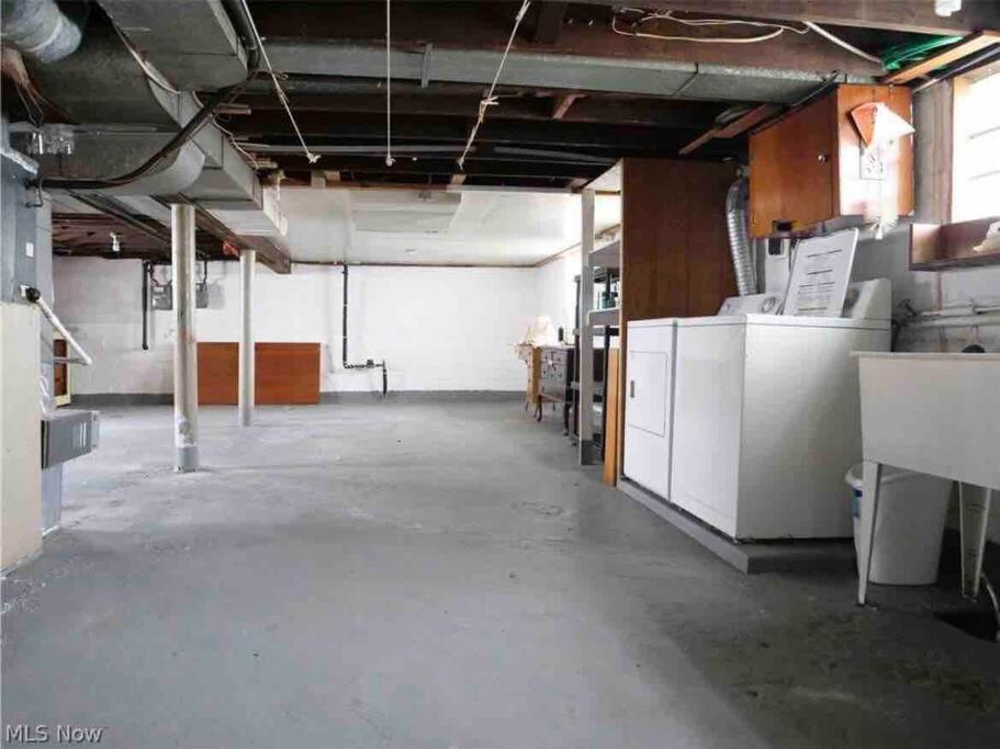 Primo 2 Bedroom 1 Bath Free Parking Airport Clinic Fairview Cleveland