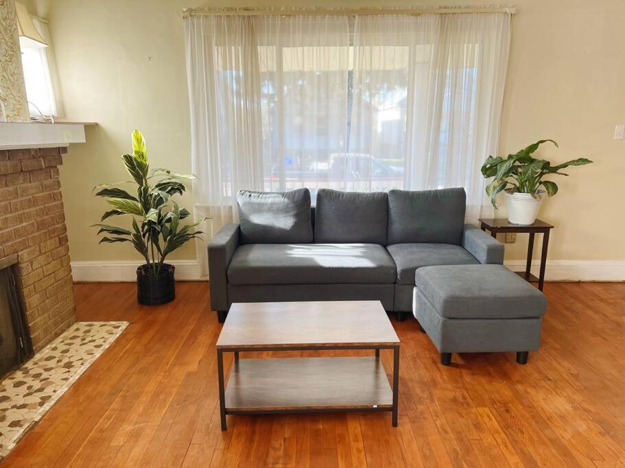 Apartment Primo 2 Bedroom 1 Bath Free Parking Airport Clinic Fairview *