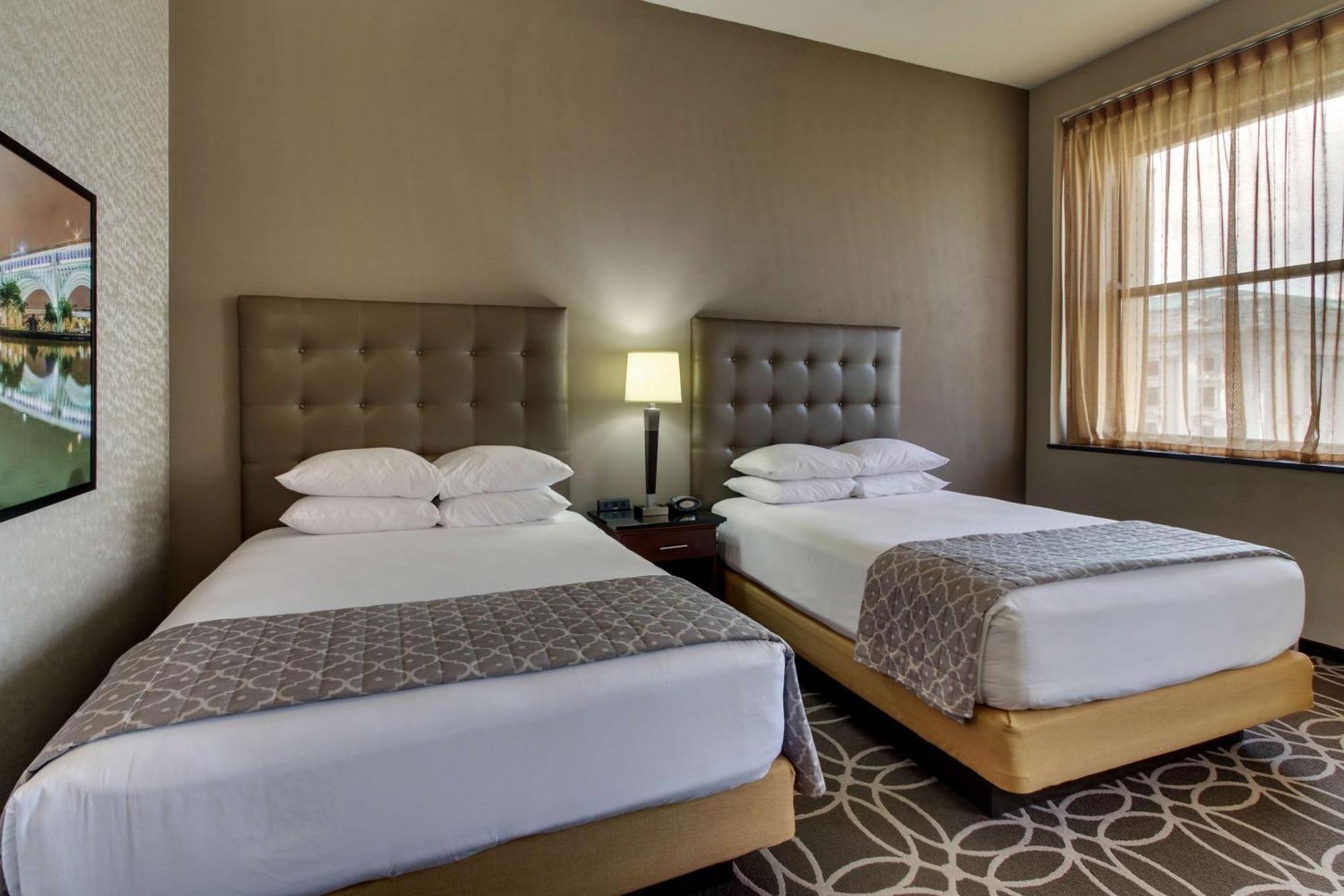 Drury Plaza Downtown Hotel