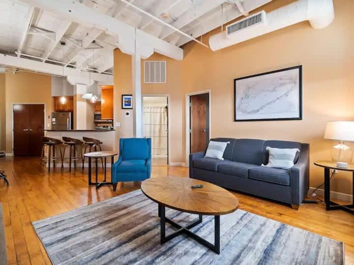 Lakefront Loft - Walk 2 First Energy X Progressive Cleveland