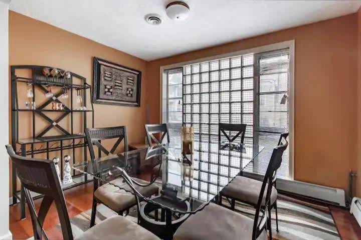 Spacious Family Getaway - Near Clinic * Cleveland