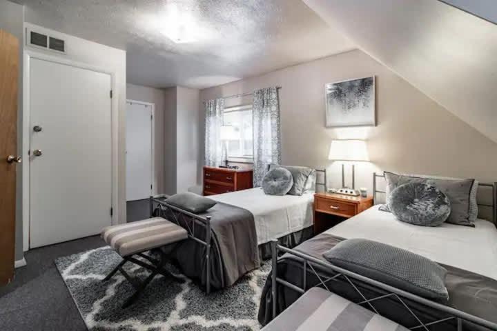 Spacious Family Getaway - Near Clinic Holiday home *