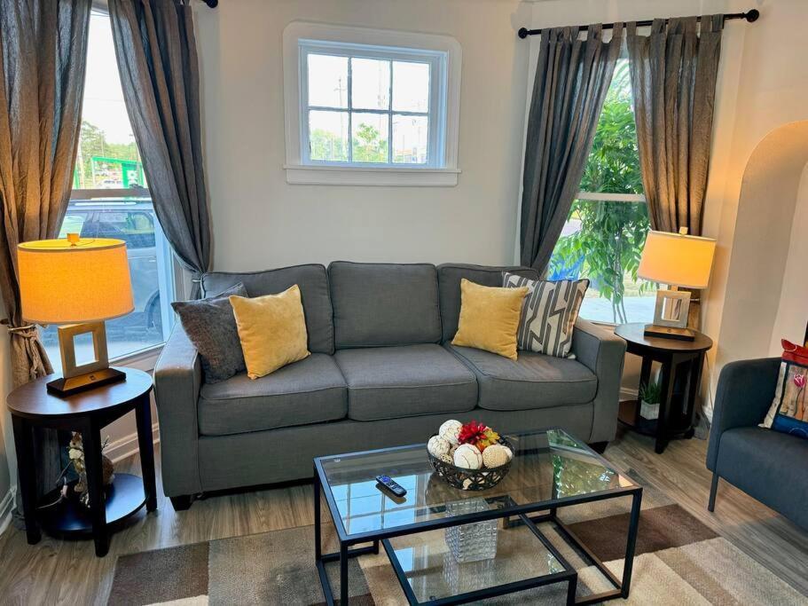 The House - Henninger Lower V1 Apartment