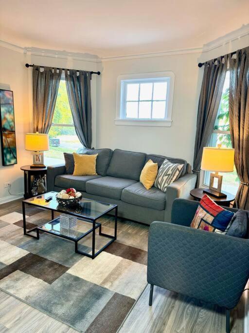 The House - Henninger Lower V1 Apartment *