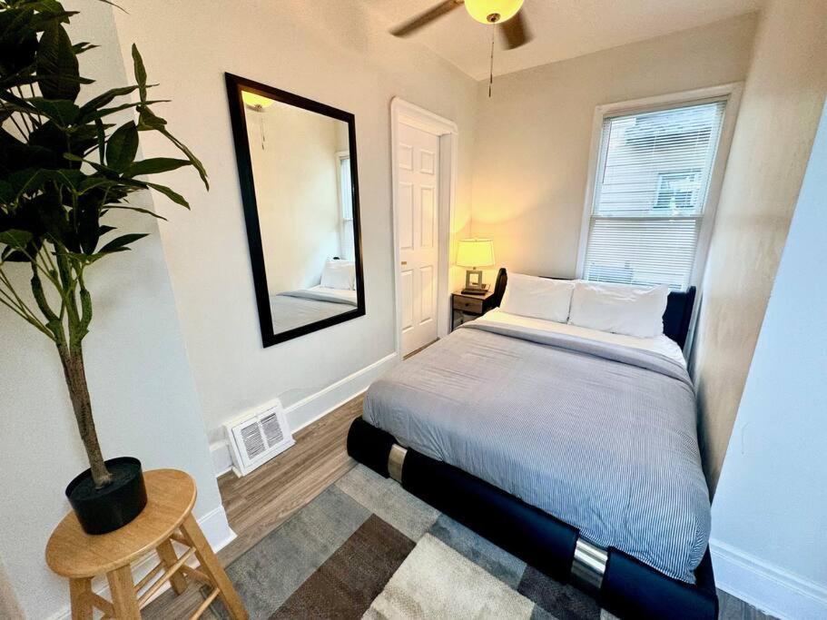 The House - Henninger Lower V1 Apartment Cleveland