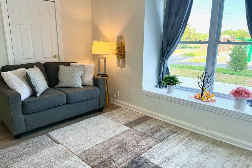 The House - Henninger Lower V1 Apartment Cleveland