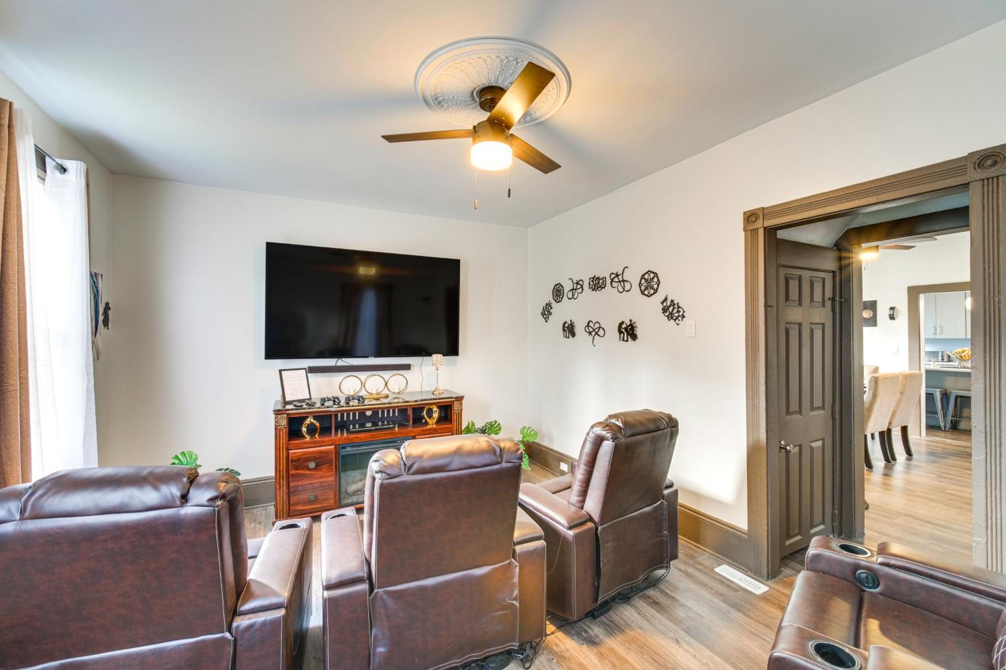 4 Mi To Dtwn With Patio In Cleveland! *