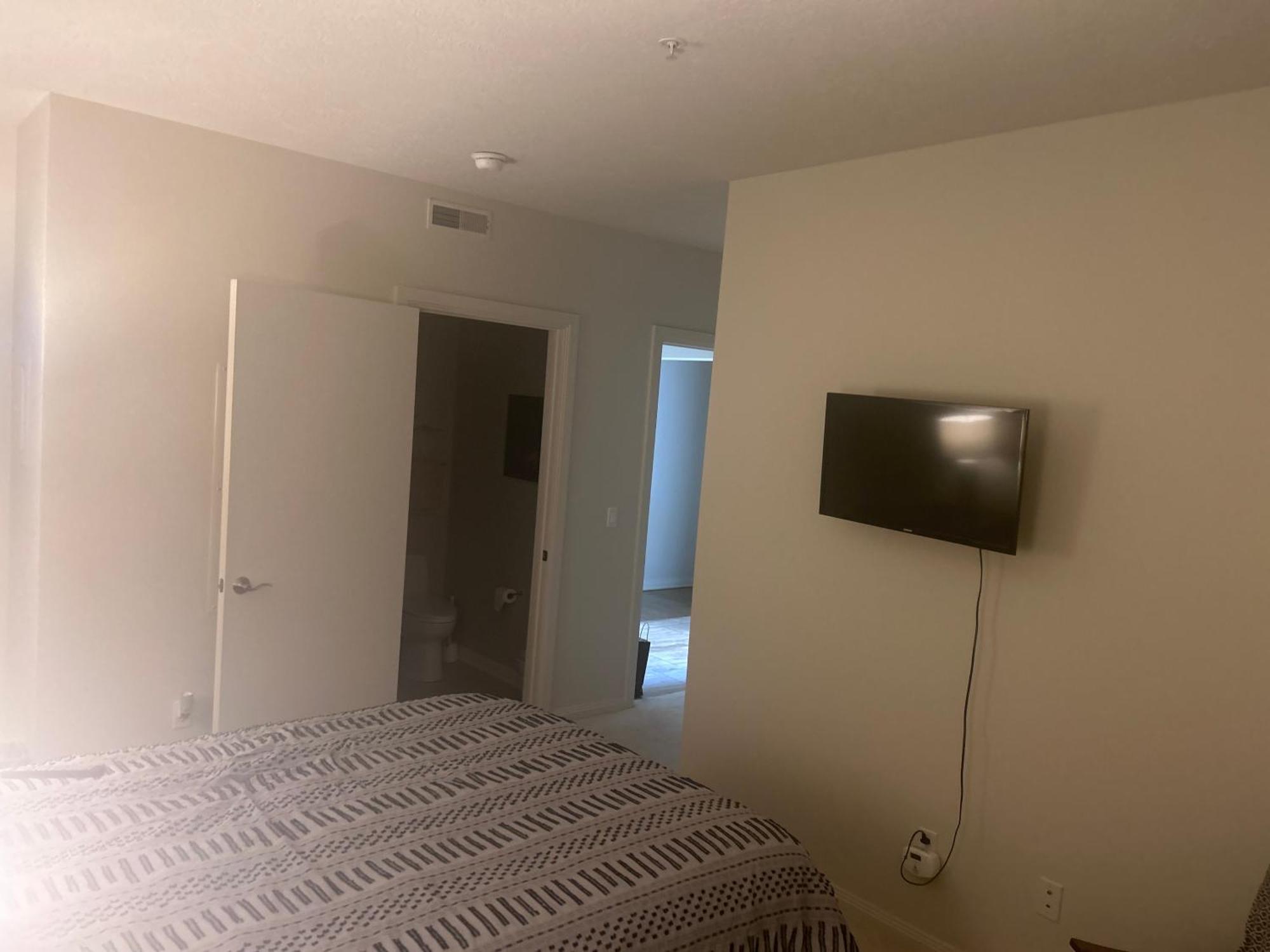 Ph All Inclusive Style In The Flats * Cleveland