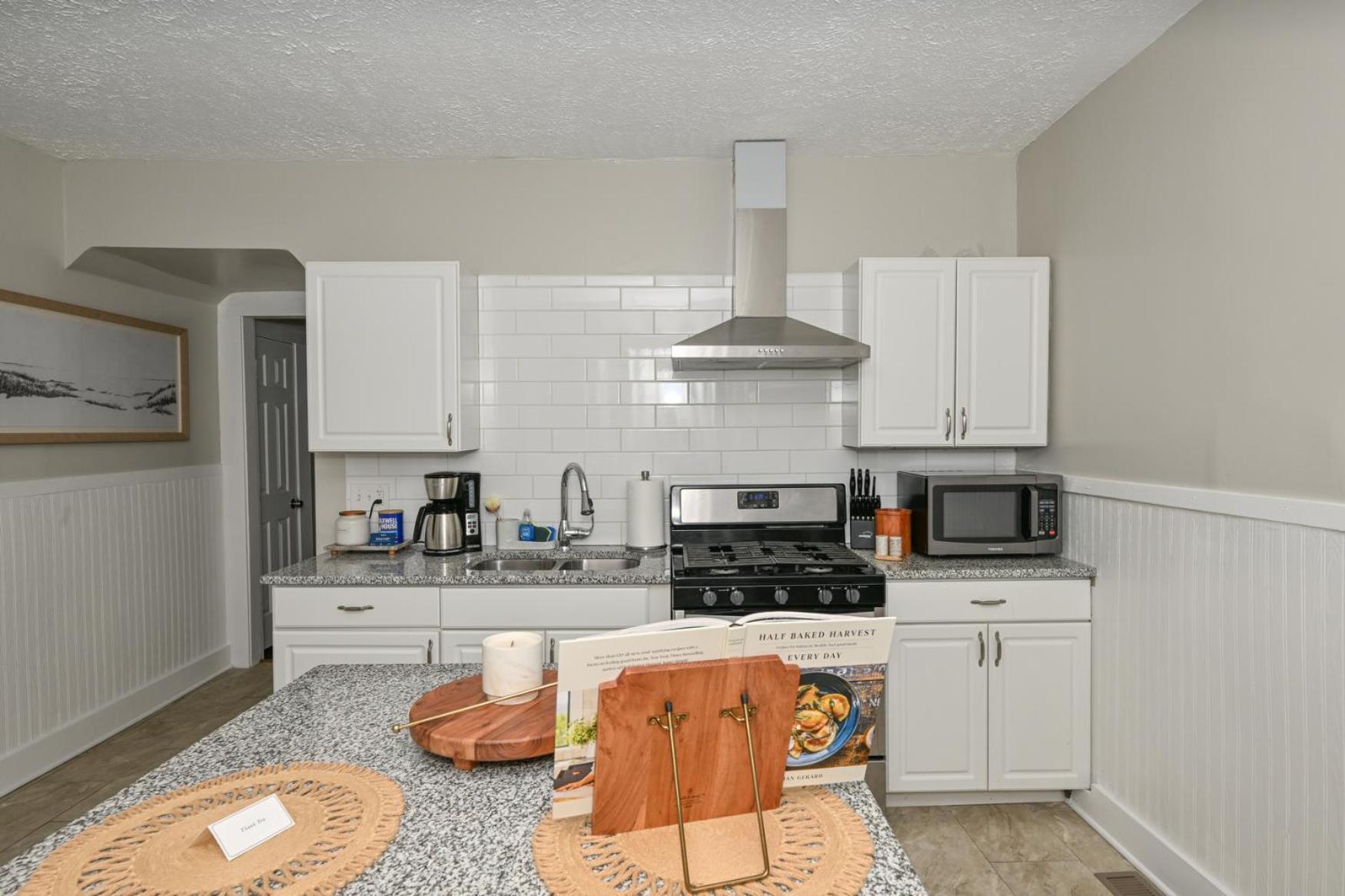 Apartment 3 Bed Spacious 1st Floor At Tremont