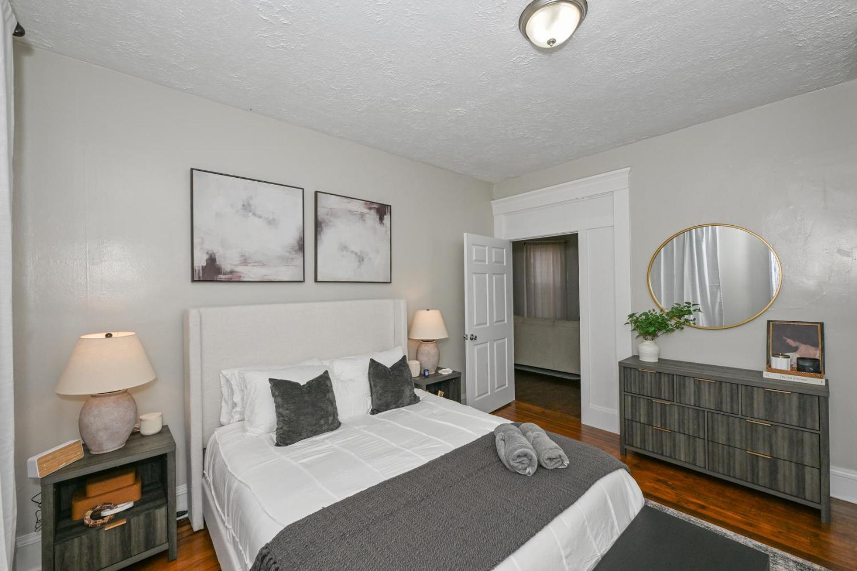 Apartment 3 Bed Spacious 1st Floor At Tremont