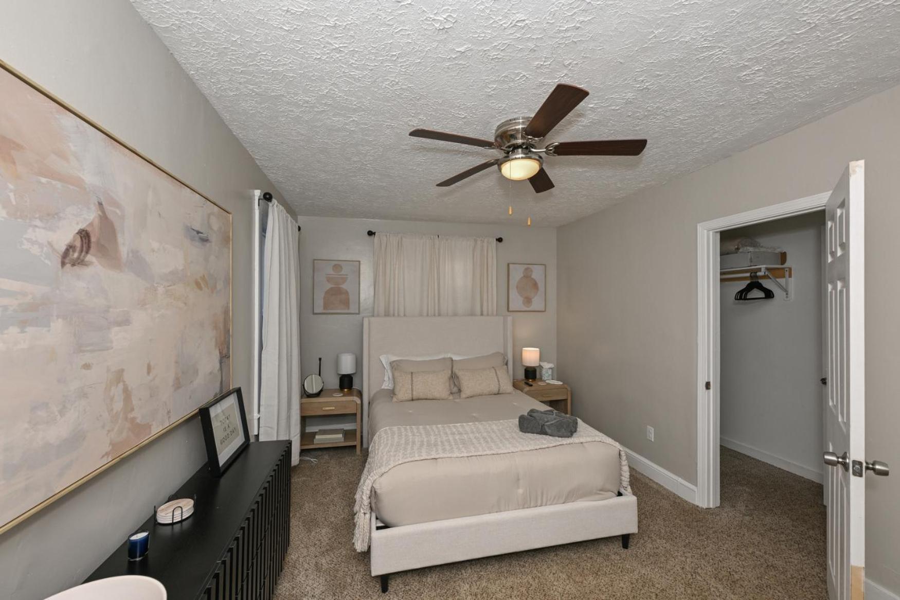 3 Bed Spacious 1st Floor At Tremont