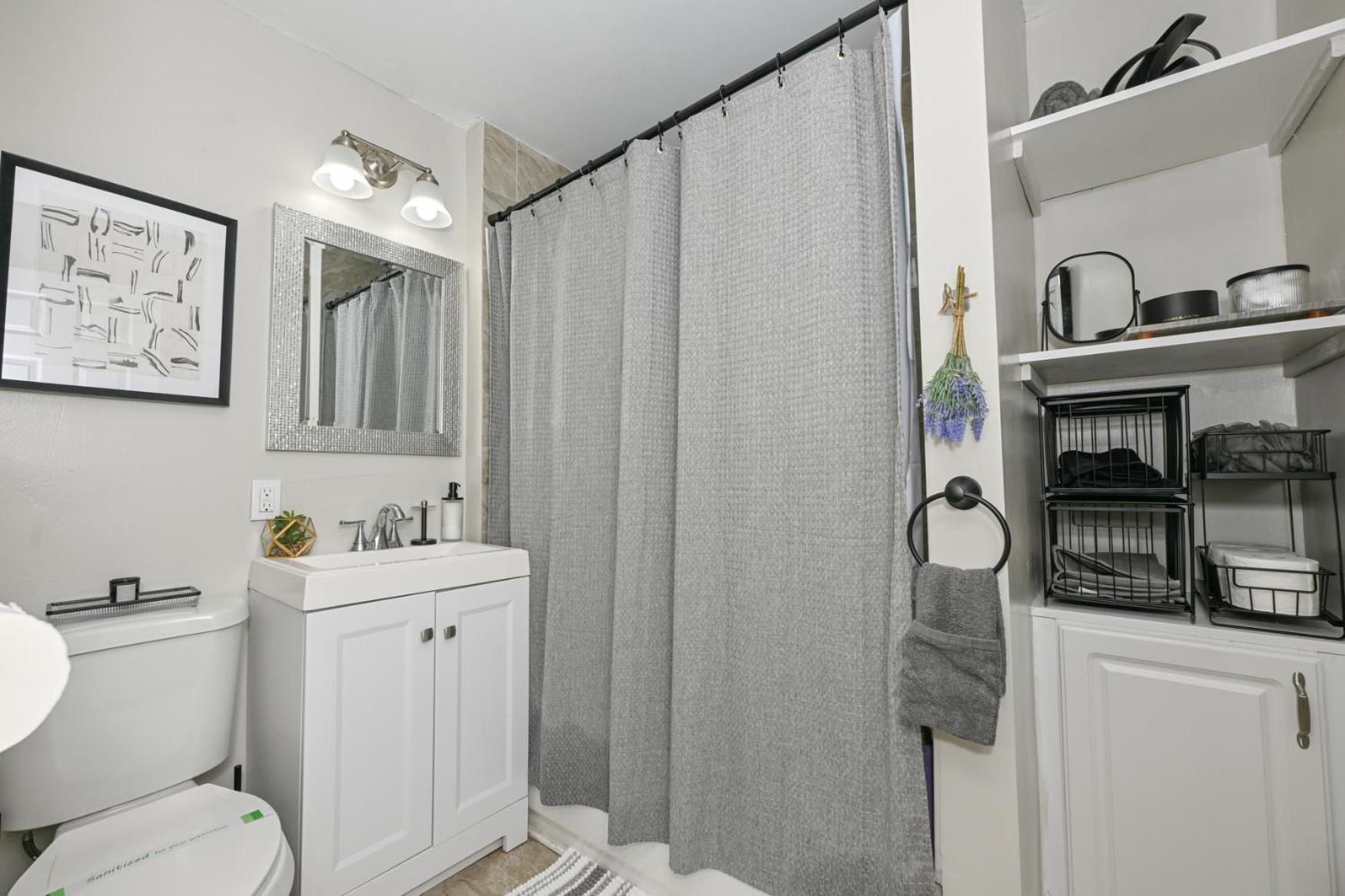 3 Bed Spacious 1st Floor At Tremont Apartment *