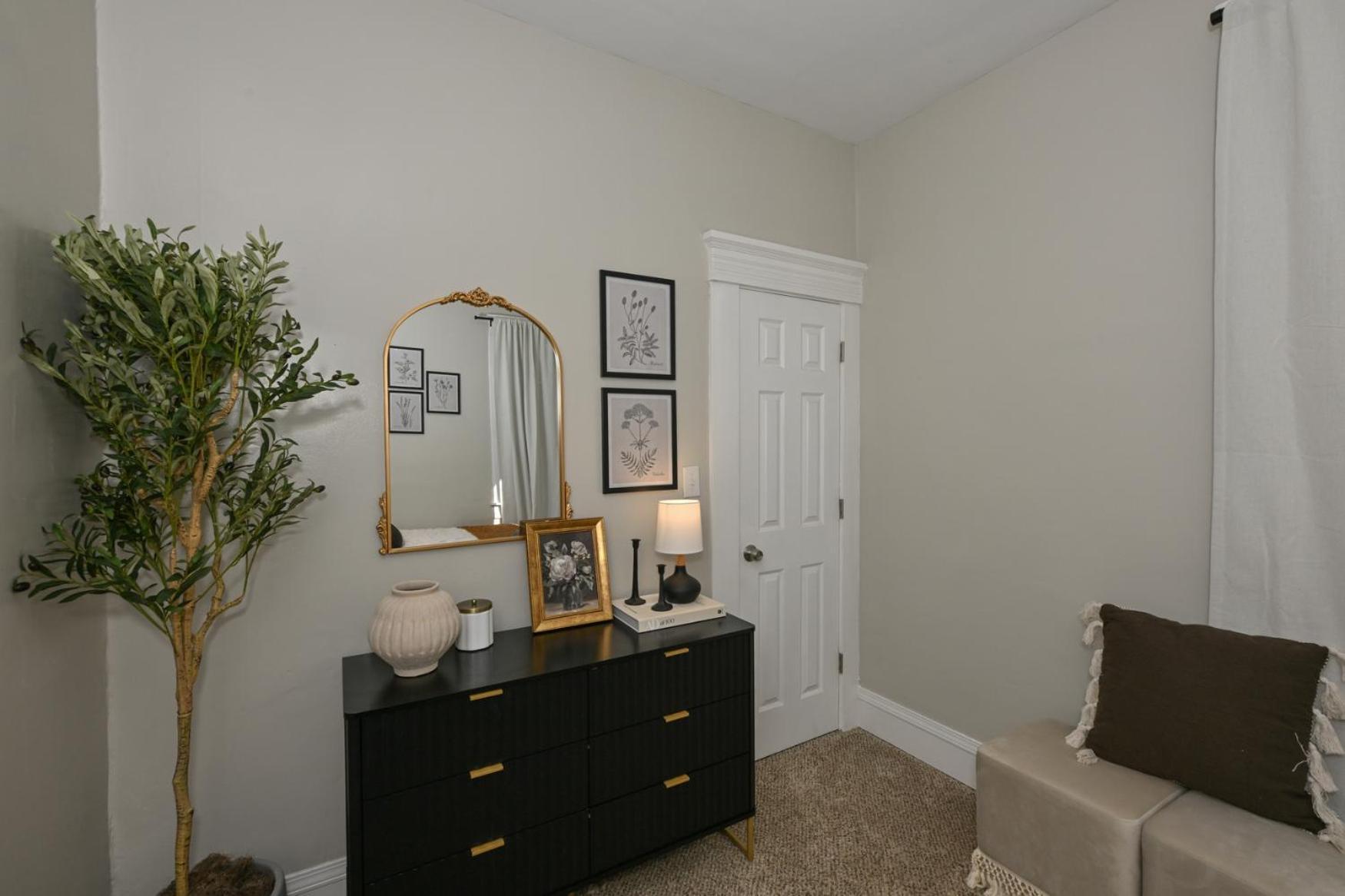Apartment 3 Bed Spacious 1st Floor At Tremont *