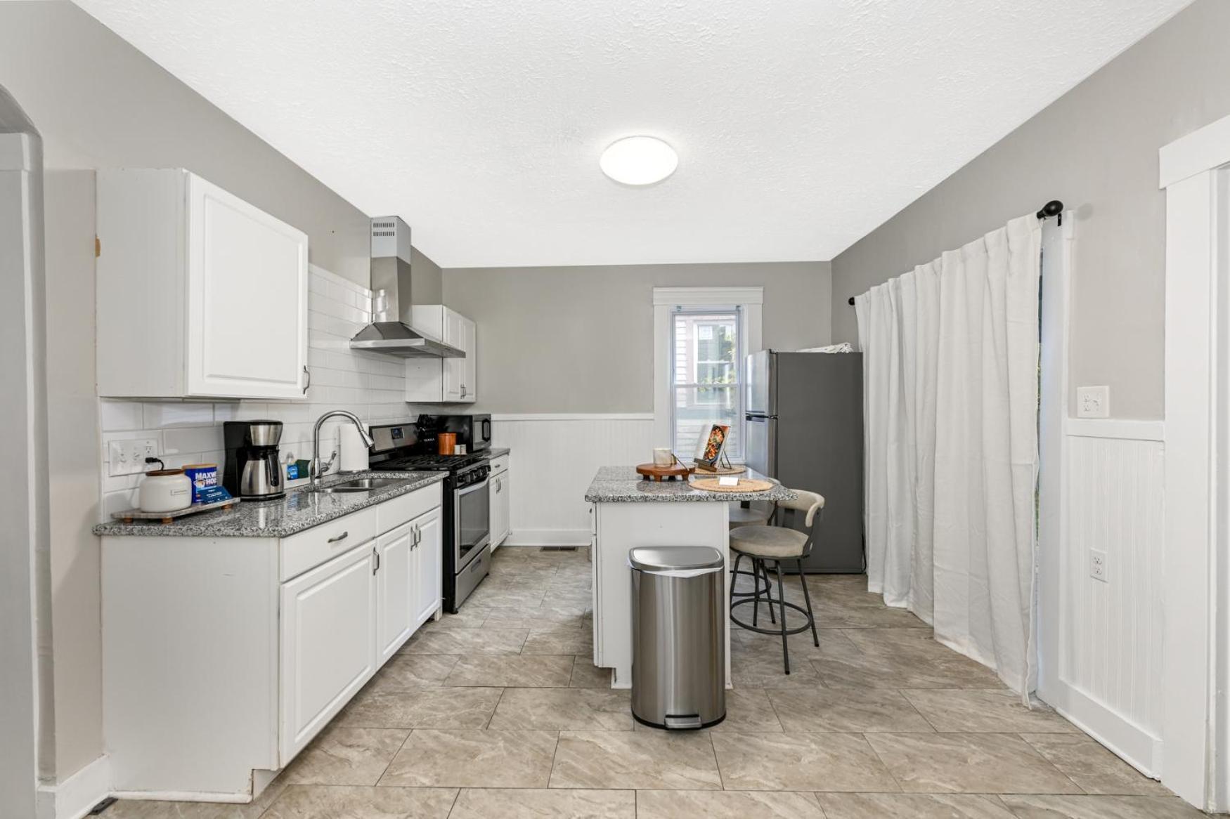 Apartment 3 Bed Spacious 1st Floor At Tremont