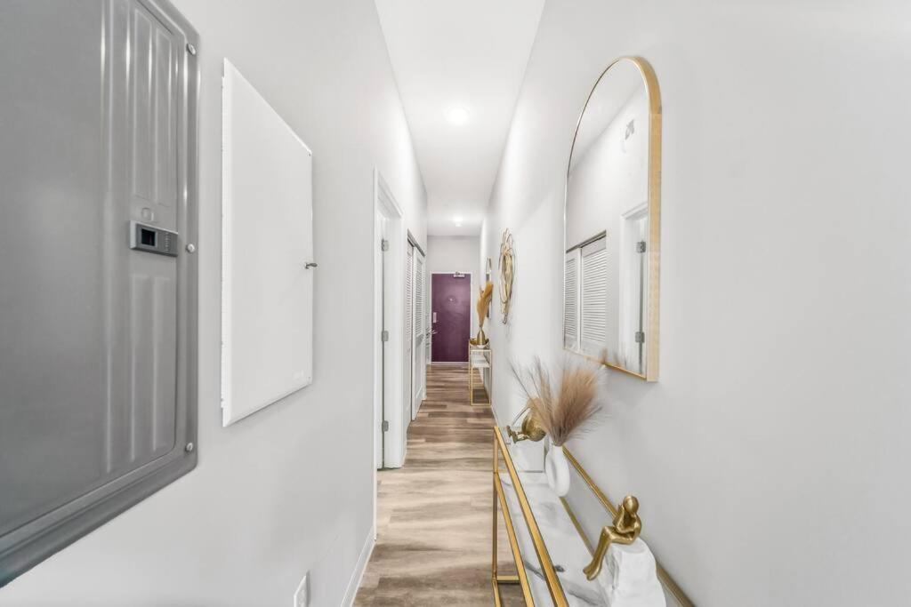 Apartment Heart Of Downtown Cleveland, With Free Heated Pool And Gym With Steam 413 *
