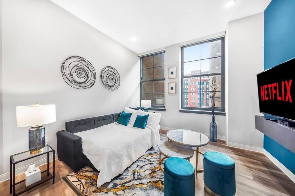Apartment Heart Of Downtown Cleveland, With Free Heated Pool And Gym With Steam 413
